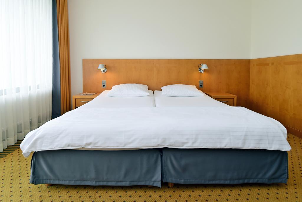 Hotel Am Kurpark Brilon Exterior photo