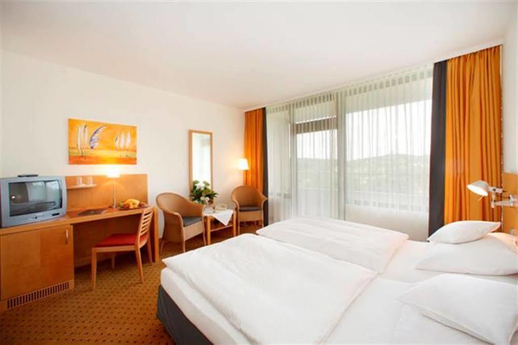 Hotel Am Kurpark Brilon Exterior photo